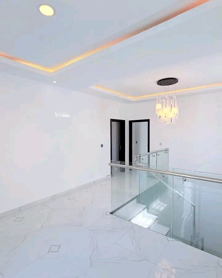 Upper Landing & Staircase Area