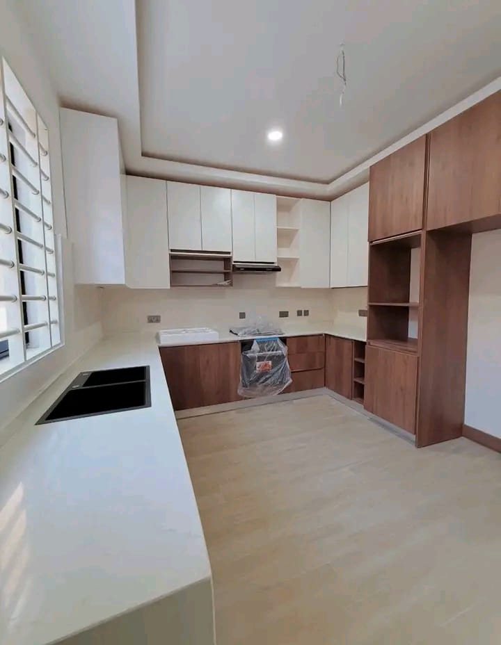 Modern Kitchen (Second Angle)